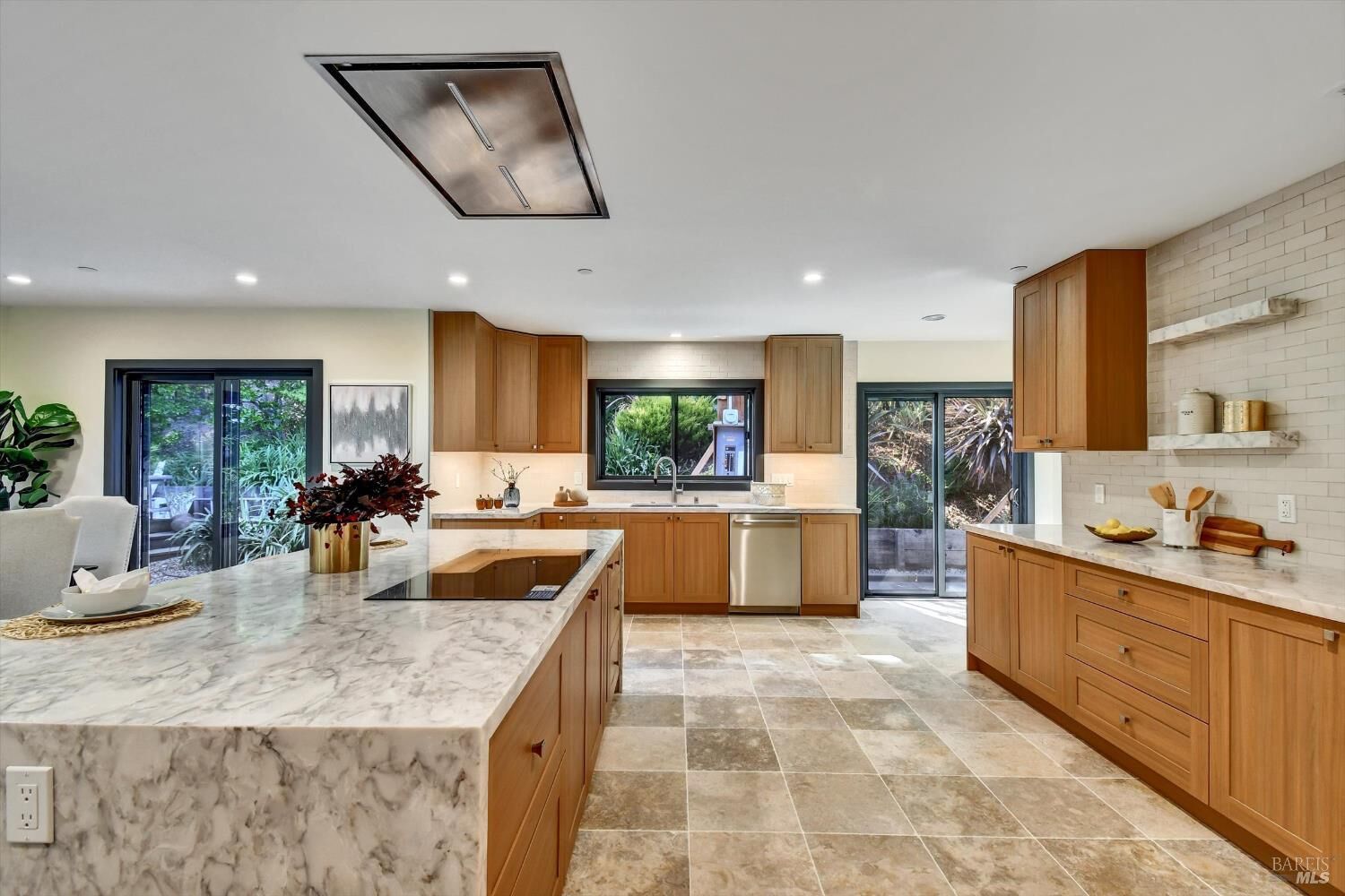 Property Photo:  148 Auburn Street  CA 94901 