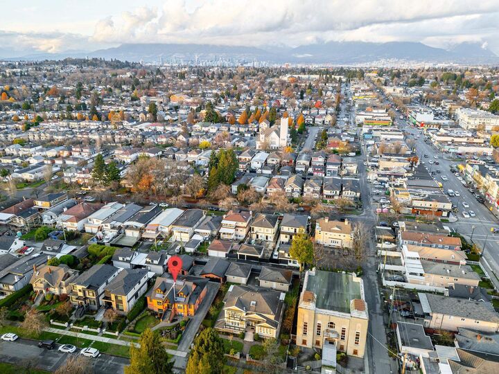 Property Photo: 617 E 52nd Avenue BC V5X 1G8