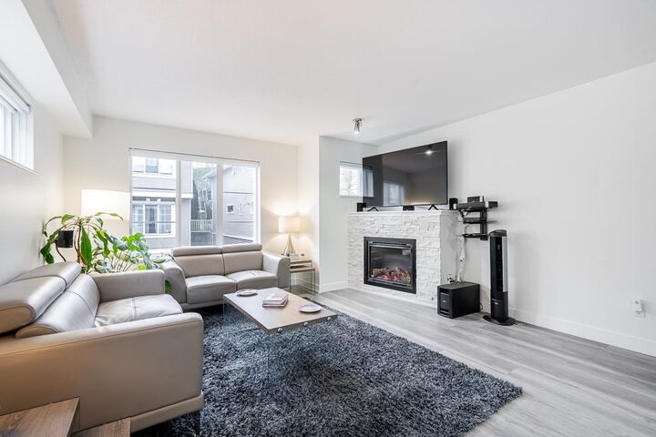 Photo de la propriété:  15155 62A Avenue 34  BC V3S 8A6 