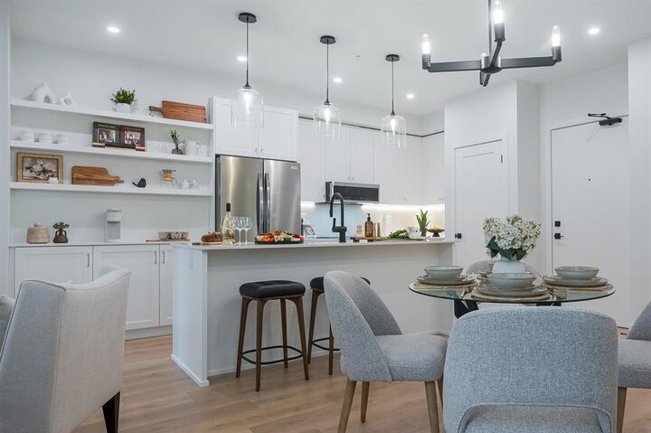 Property Photo: 46185 Thomas Road 405 BC V2R 6H3