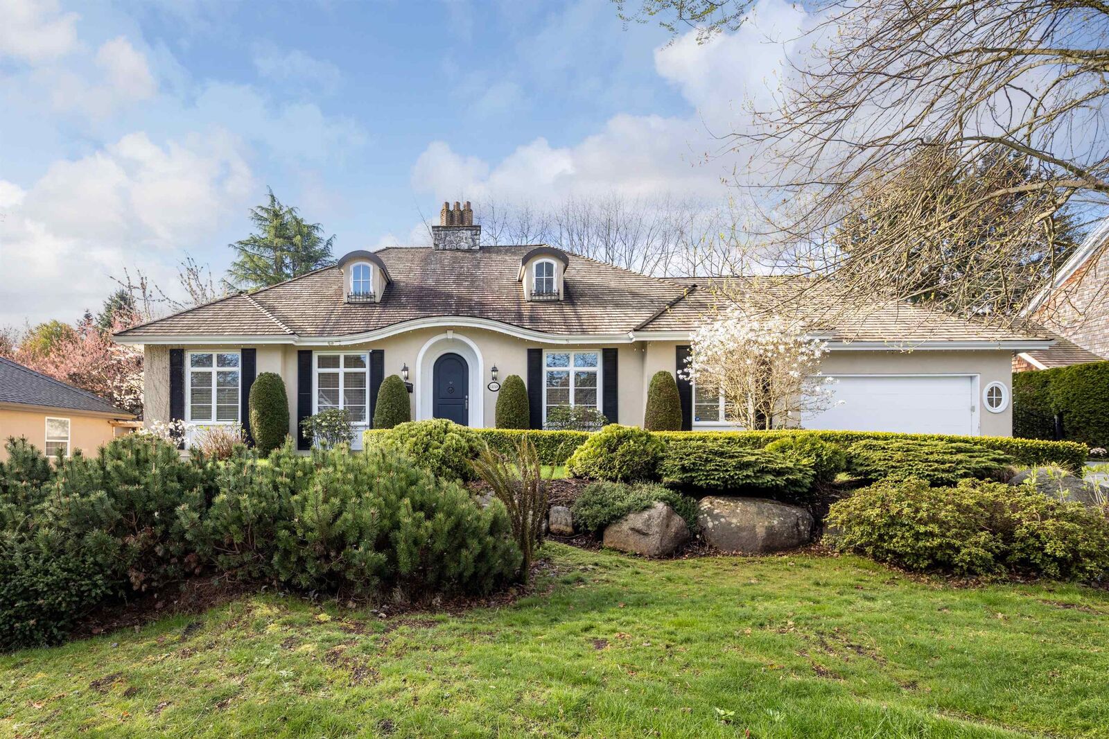 Property Photo: 14048 30 Avenue BC V4P 2N3