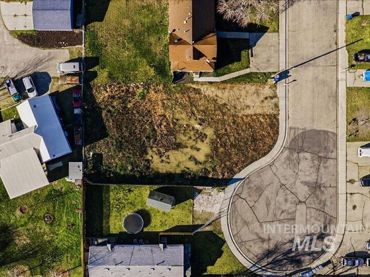 Property Photo:  5165 N Quinella St  ID 83714 