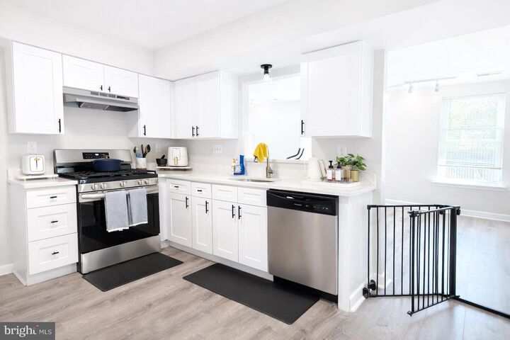 Property Photo:  1723 Kingswood Place  NJ 08021 