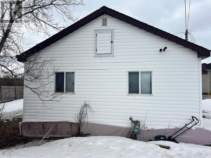 Property Photo: 131 Burns St ON P0T 1C0