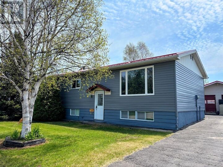 14 Lloyd Irwin St — photo 1