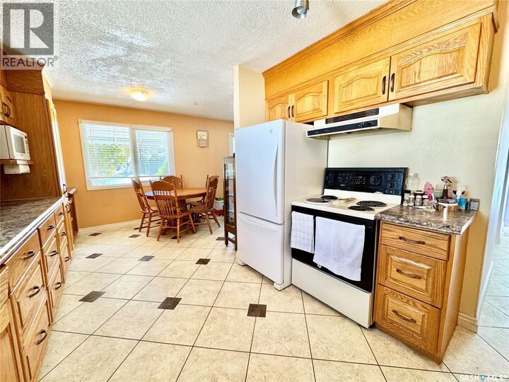 Property Photo: 586 Laurier Drive SK S6V 5M3