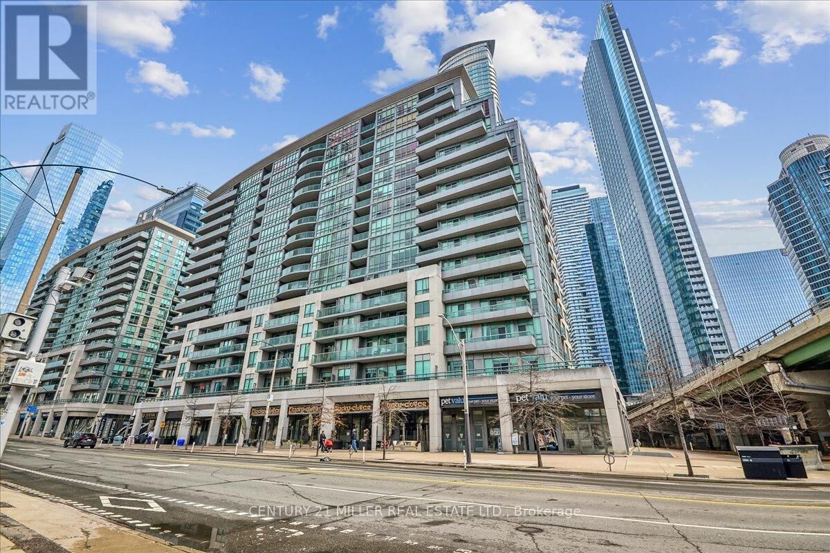 Property Photo: 25 Lower Simcoe Street 326 ON M5J 3A1
