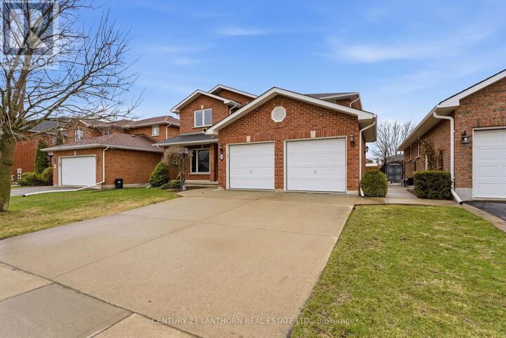 Photo de la propriété:  26 Linden Lane  ON K8N 5Y6 