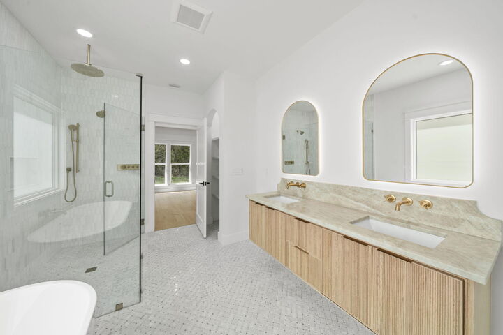 Property Photo: 57 Village Court FL 32439