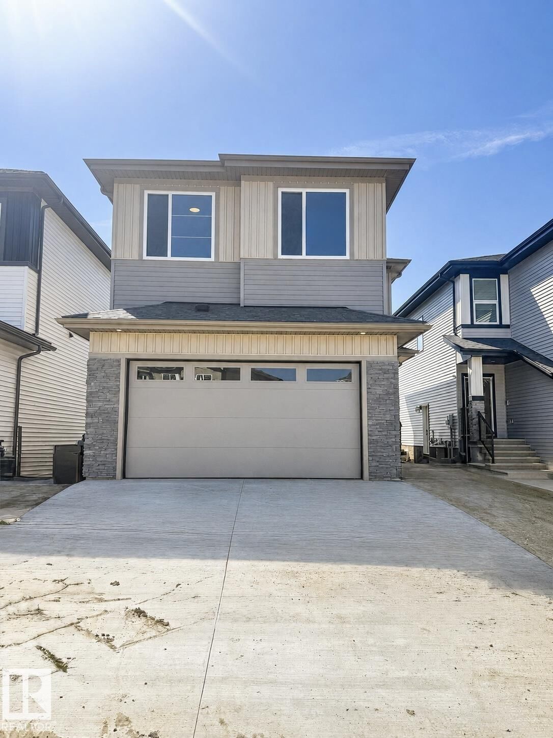 Property Photo: 22 Meadowgrove Landing AB T7X 1W6