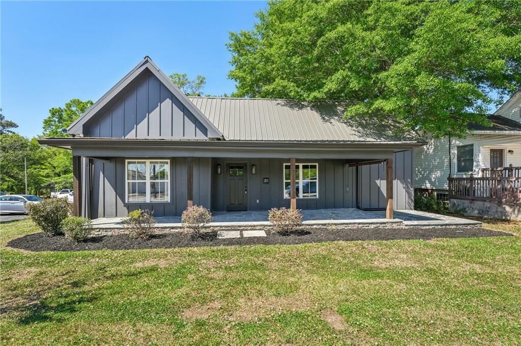 Property Photo: 212 Hamilton Avenue GA 30110