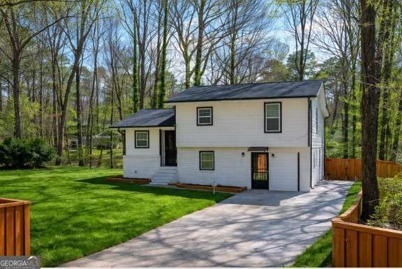 Property Photo:  762 Maple Drive  GA 30274 