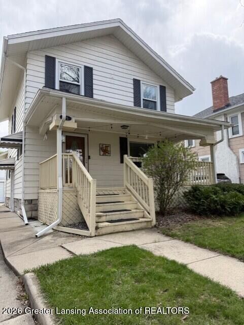 Property Photo:  915 Braman Street  MI 48910 