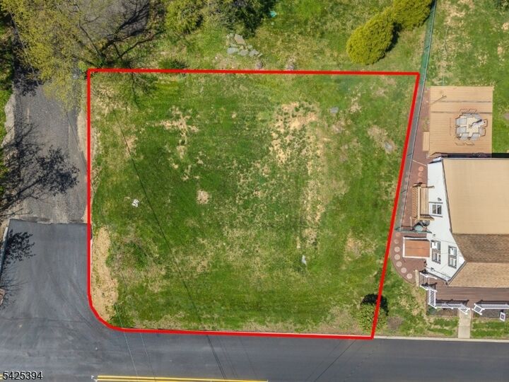 Property Photo:  2 Maple Ln  NJ 08827 