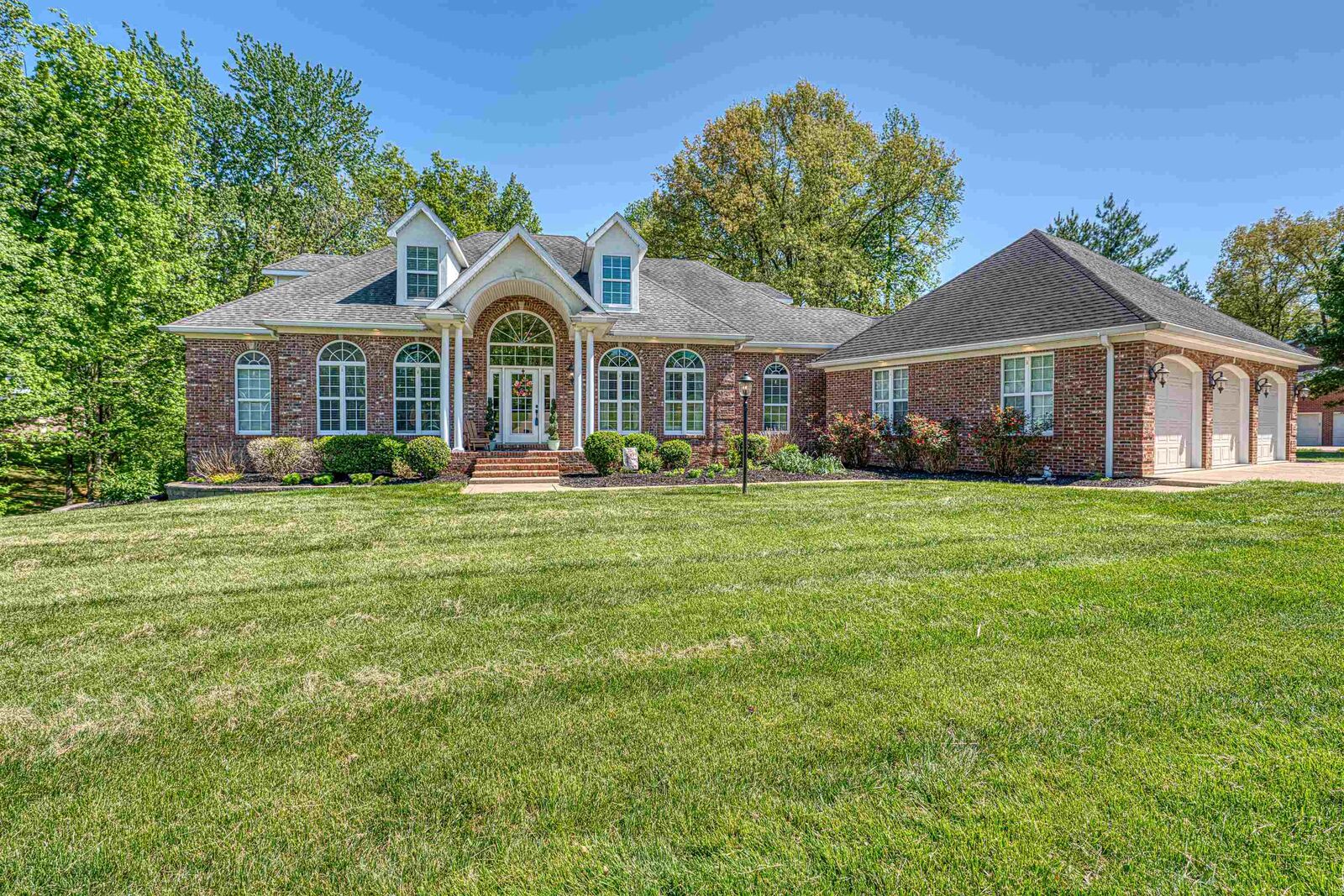 Property Photo:  8001 Oak Hurst  KY 42420 