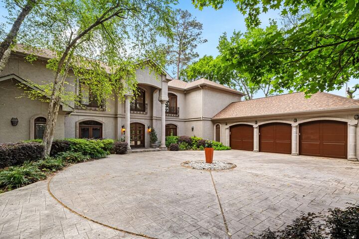 Property Photo:  64 Saddlebrook Lane  TX 77024 