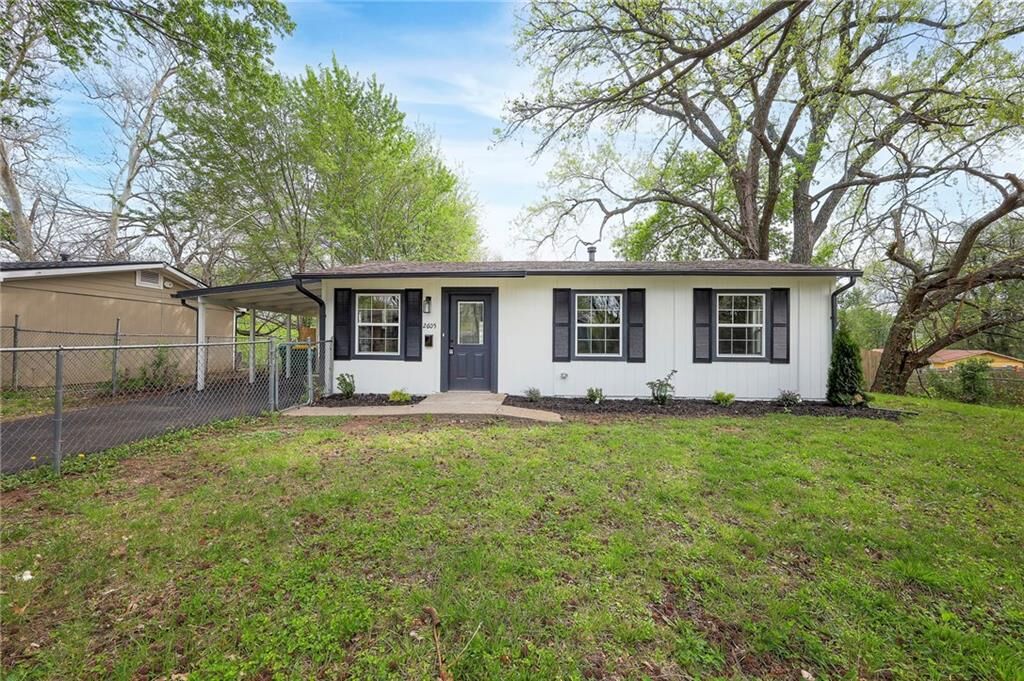 Property Photo:  2605 S 48th Street  KS 66106 
