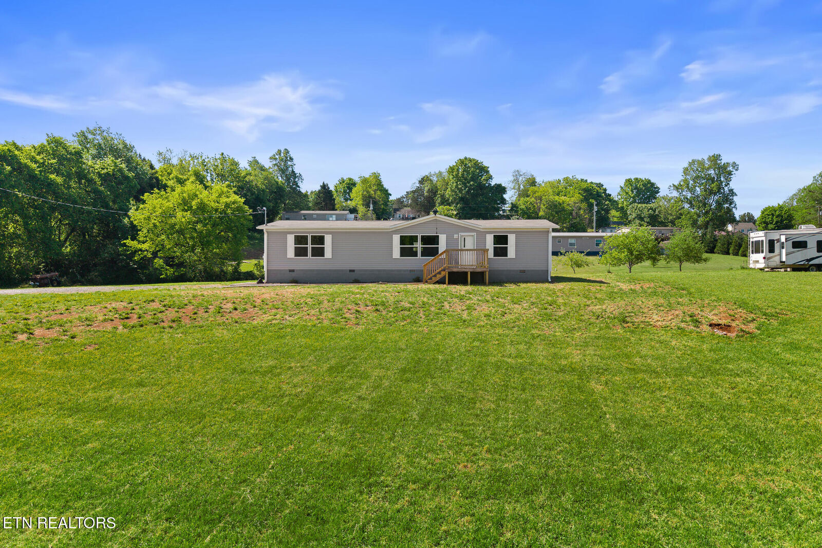 Property Photo:  217 Oakland Rd  TN 37874 