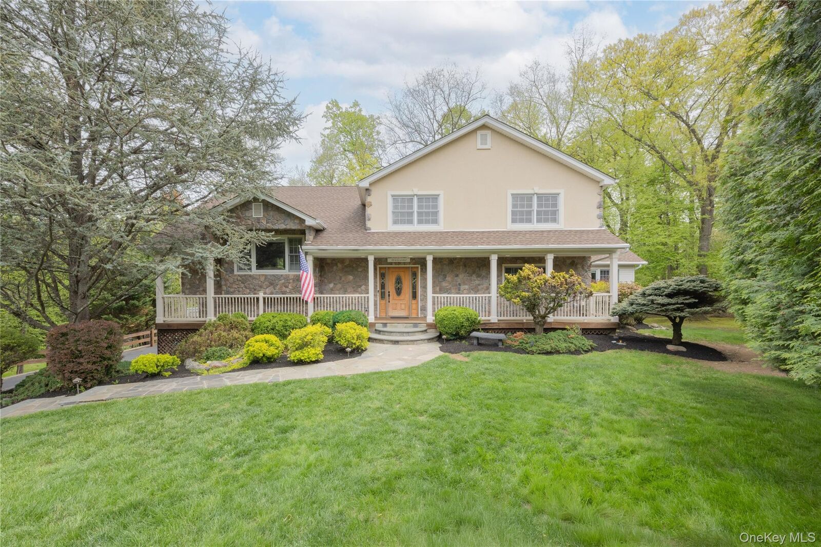 Property Photo:  1 Alexa Court  NY 10965 