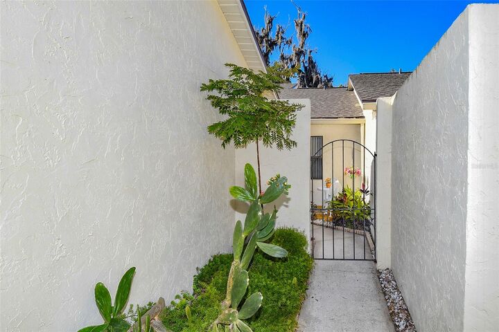 Property Photo:  2225 Cypress Court 2C  FL 32778 