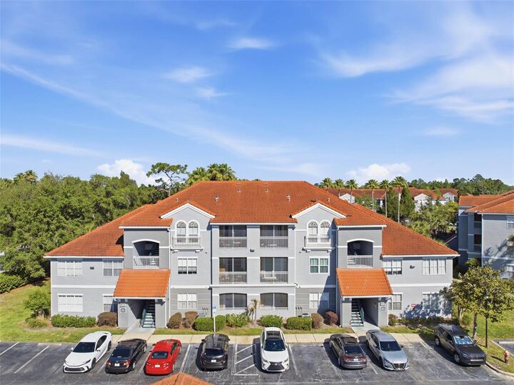 Property Photo:  18001 Richmond Place Drive 613  FL 33647 