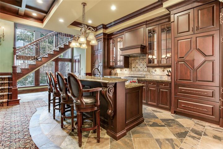 Property Photo:  52 Ladoga Avenue  FL 33606 