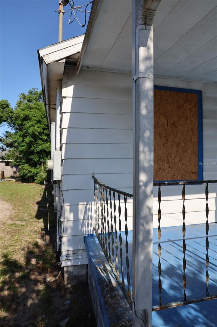 Property Photo:  232 C Street  FL 33853 