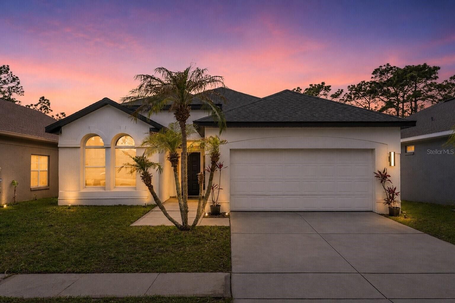 Property Photo: 1016 Lake Biscayne Way FL 32824