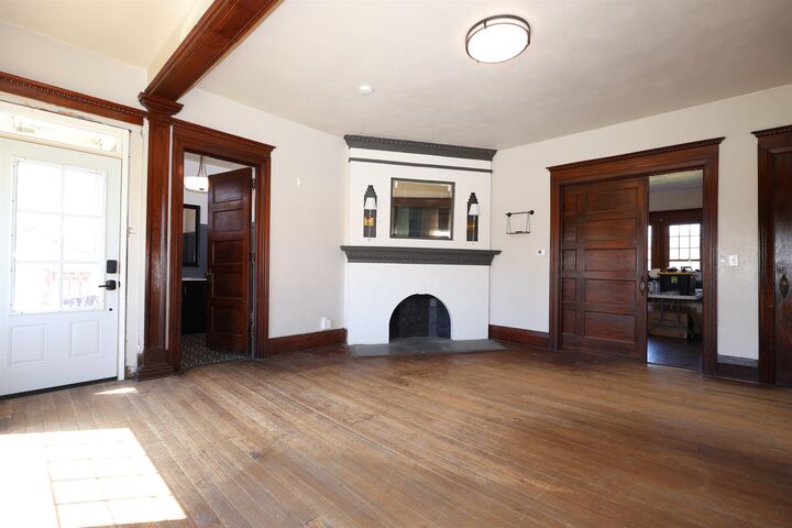 Property Photo:  106 3rd Avenue SE  IA 50247 