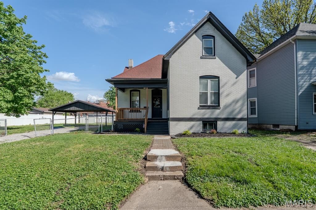 Property Photo: 2134 &Amp 2138 Cleveland Boulevard IL 62040