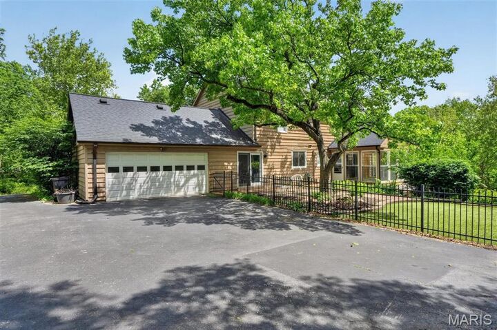 Property Photo:  1685 Ansonborough Drive  MO 63017 