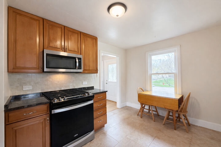 Property Photo:  400 Lindley Avenue  IL 60559 