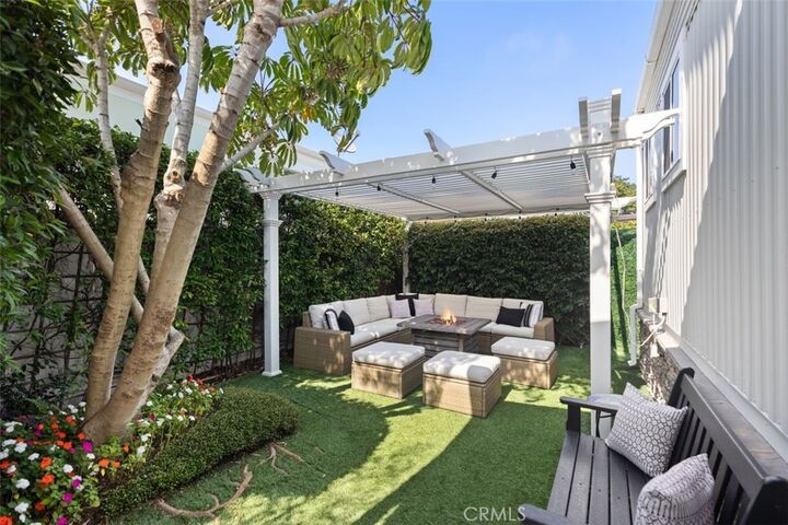 Property Photo:  264 Mayflower  CA 92660 