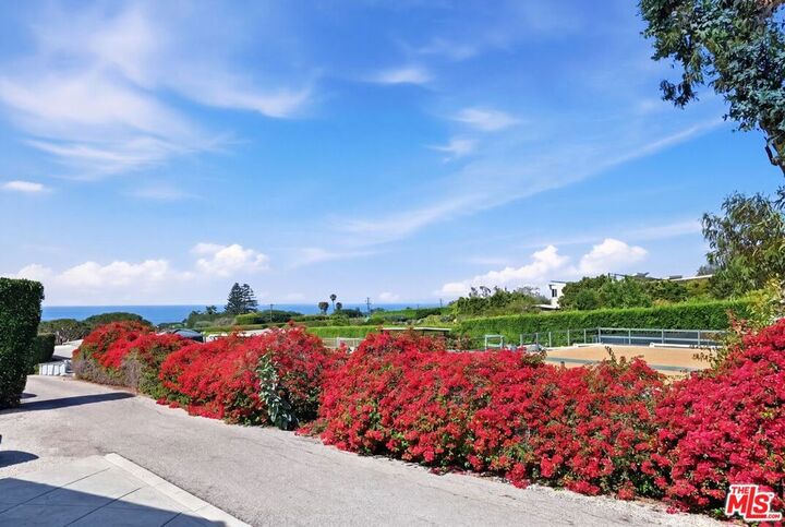 Property Photo:  30429 Morning View Drive  CA 90265 
