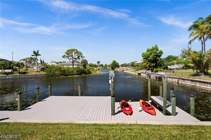 Property Photo:  1808 SW 8th Place  FL 33991 