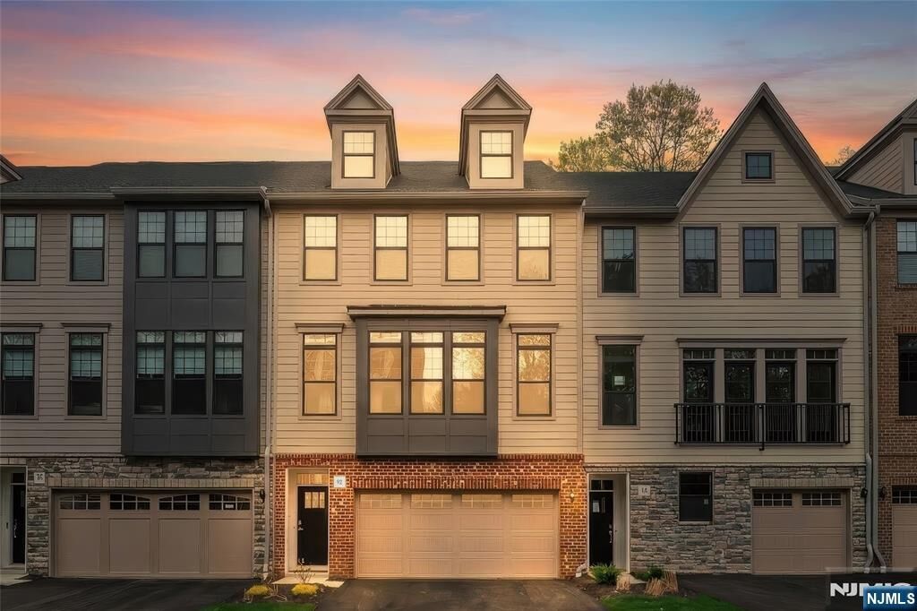 Property Photo:  92 Cinnamon Drive  NJ 07458 
