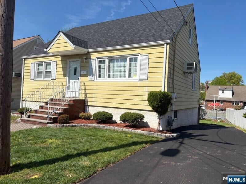 Property Photo:  734 Louise Court  NJ 07071 