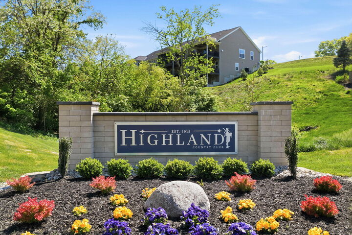 Property Photo:  104 S Pinnacle Drive  KY 41075 