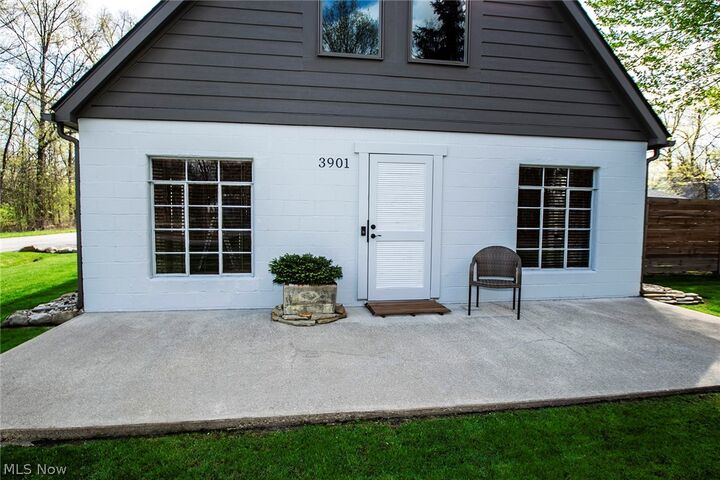 Property Photo:  3901 Dale Avenue  OH 44055 