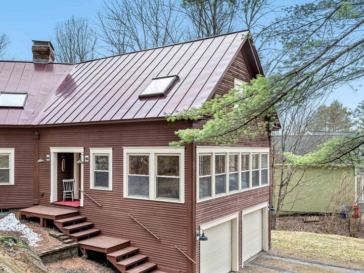 Property Photo: 104 Ledgewood Terrace VT 05602