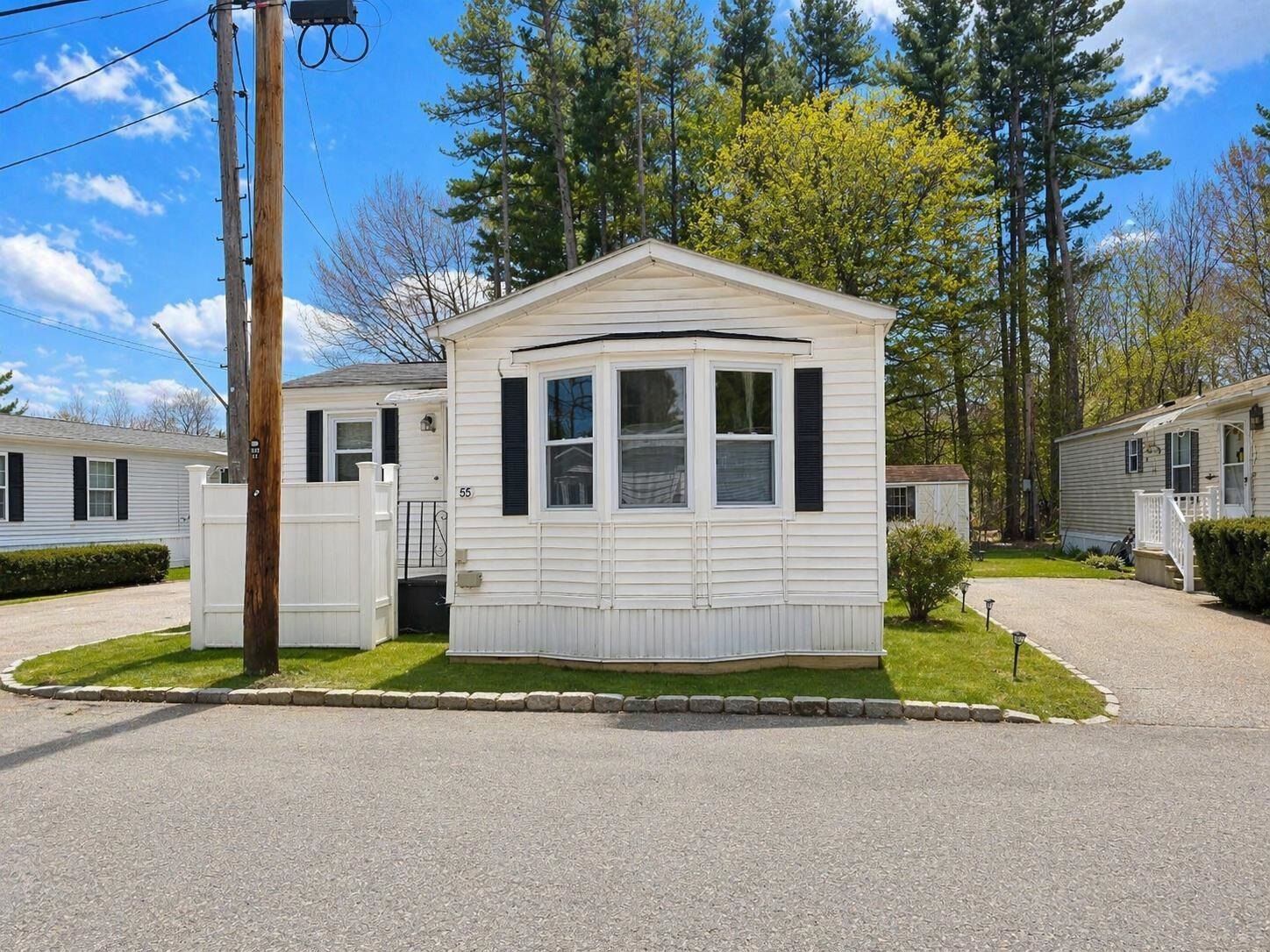 Property Photo: 55 Thistle Way NH 03109
