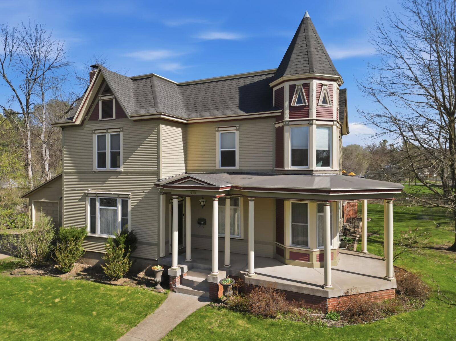 Property Photo:  435 Jefferson Street  WI 54701 