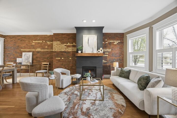 Property Photo:  672 Summit Avenue 102  MN 55105 