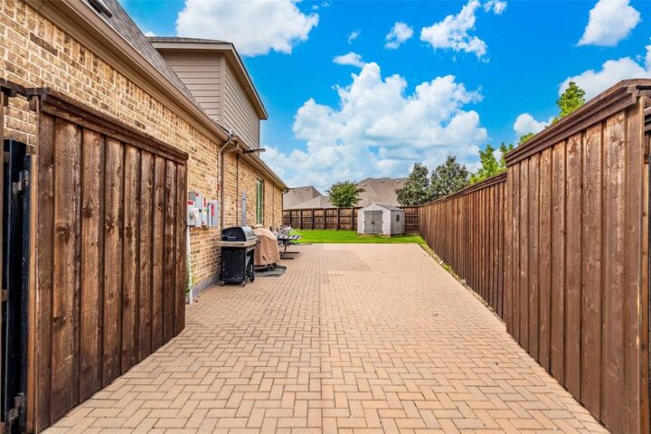 Property Photo:  7600 Glenwick  TX 75056 