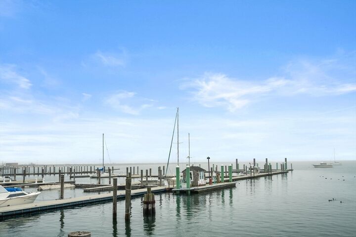 Property Photo:  150 Lynnway Ph-702  MA 01902 