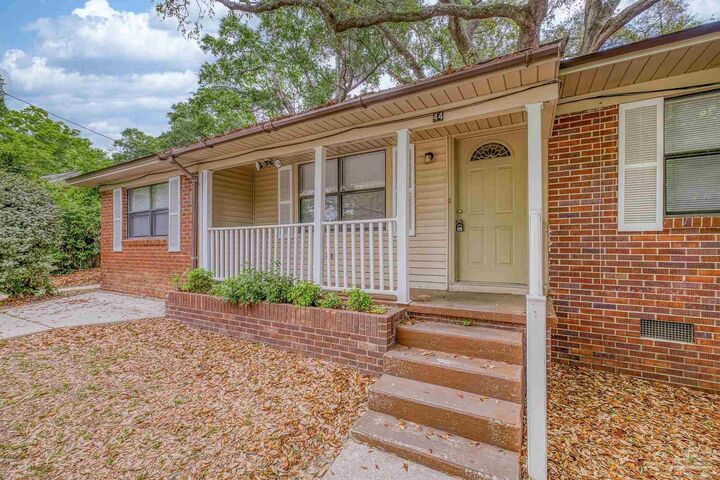 Property Photo:  44 Redwood Cir  FL 32506 