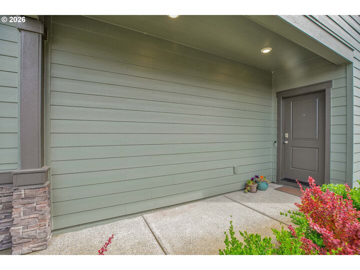 Property Photo:  3758 SW Redfern Ave  OR 97080 