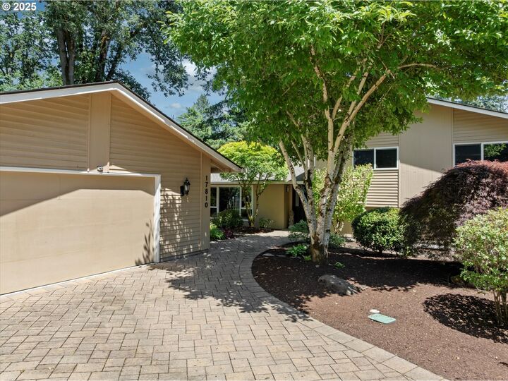 Property Photo:  17810 Sarah Hill Ln  OR 97035 