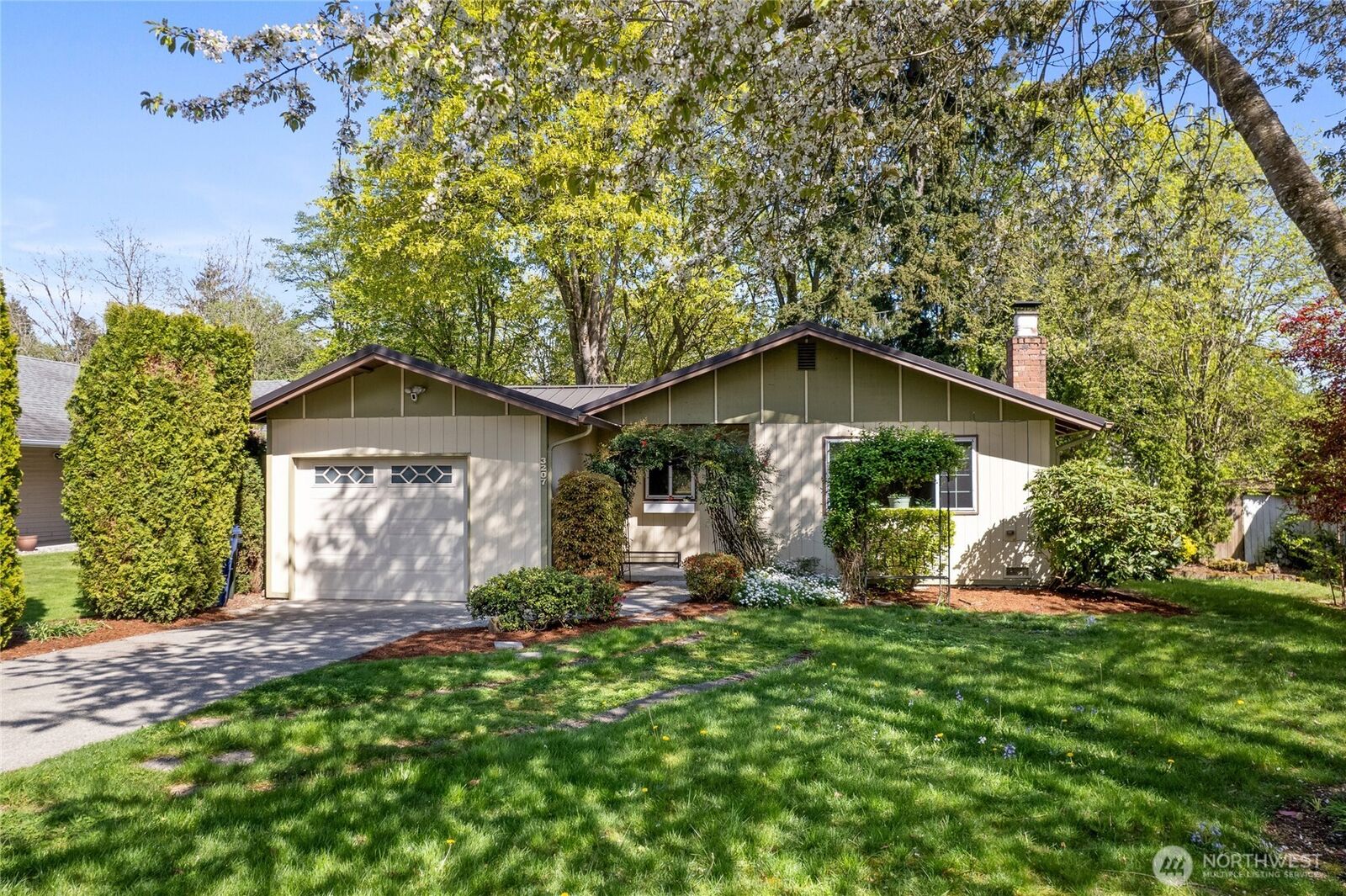 Property Photo:  3207  45th Avenue NE  WA 98422 