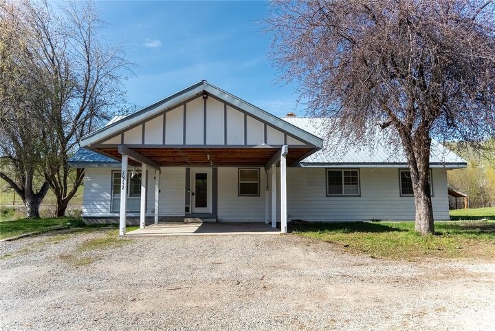 Property Photo:  20752  State Route 20  WA 98856 